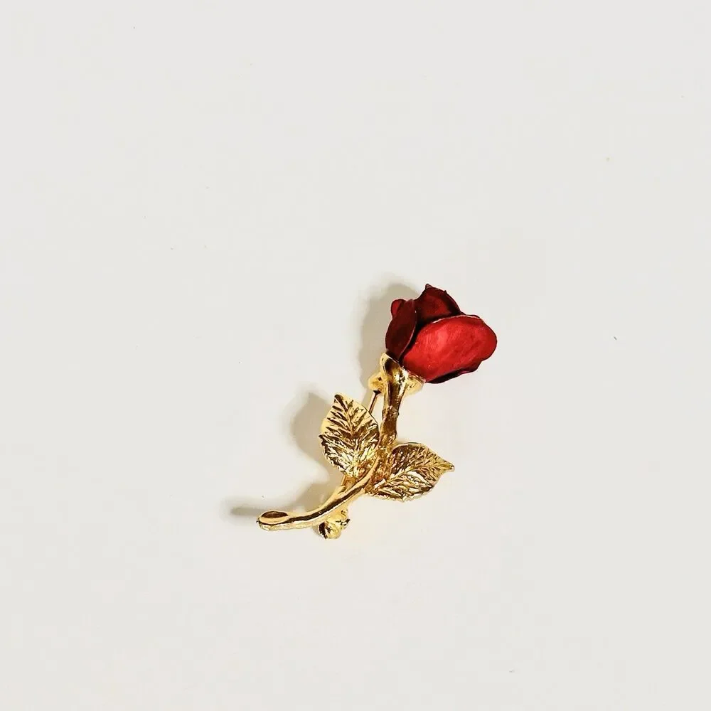 Vintage Giovanni Single Red Rose Flower Brooch Pin Gold Tone Boutonniere Lapel